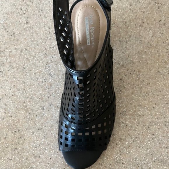 Women's NEW Kim Rogers Black cut out shoes with memory foam - Picture 9 of 9